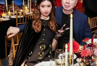 3次推开养母徐帆的手，徐朵对徐帆神情冷漠