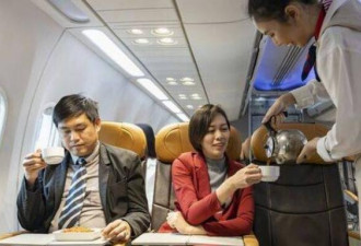 空服员都会说的两个“白色谎言” 真是为你好？
