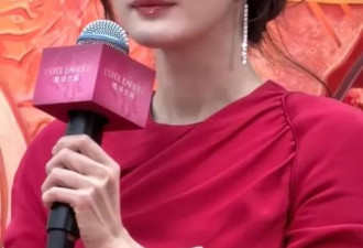 赵丽颖杨幂同天活动生图曝光!赵丽颖娃娃脸嫩到发光,杨幂褶子藏不住
