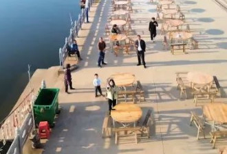 他办杀猪宴失控 数万人涌入蹭饭哄抢如“丧尸围城”