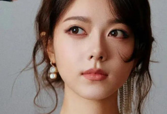 从国民闺女到轻熟女神！赵今麦写真露出事业线太性感撩人