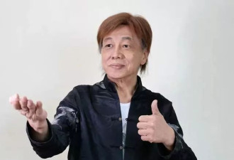 梁小龙女儿近照曝光！人在澳洲读书，戴边框眼镜模样俊俏