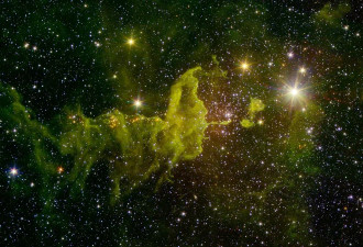 惊现神秘“铁条星云”，恐揭示地球未来遭遇