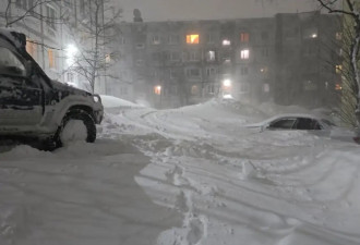 积雪堆起数米！俄远东地区遇60年来最强降雪