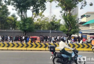 诈骗园区放人了！大批中国猪仔使馆外排队回家