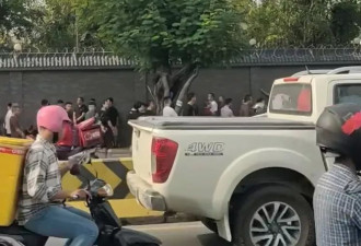 诈骗园区放人了！大批中国猪仔使馆外排队回家