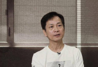 原来他就是梁小龙弟弟，有才有颜，比哥厉害