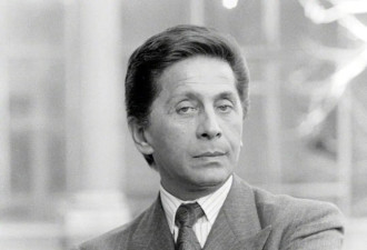Valentino Garavani：我只是一直想让女人变得更美