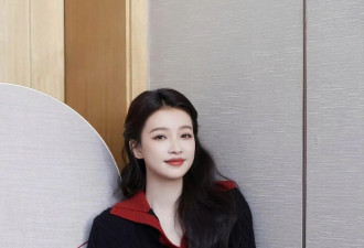孙怡身穿黑色时尚穿搭 展现迷人魅力