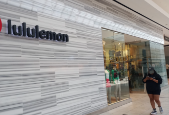 翻车! Lululemon新品开卖仅3天紧急下架! 全网吐槽: 一蹲就透