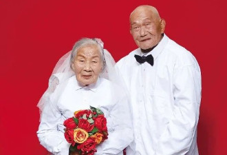 102岁夫妻同年同月同日生 儿女分享父母长寿秘诀