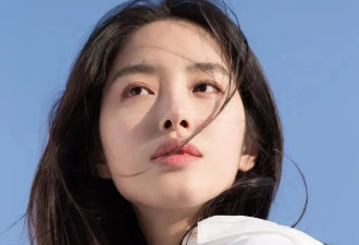 杨采钰靓丽写真露出事业线！肤白貌美大长腿性感火辣