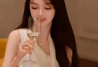 黄晓明前女友叶珂有新料？自曝吃辣条胖15斤，曾因低血糖瘦到89斤