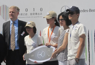 嫣然风波背后：李亚鹏公益路上的二十年沉浮