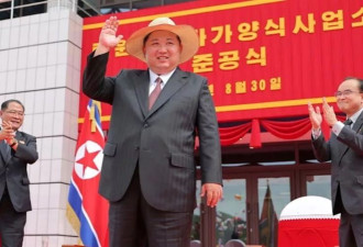 金正恩视察朝鲜温泉设施 直闯“女汤”和熟女闲聊