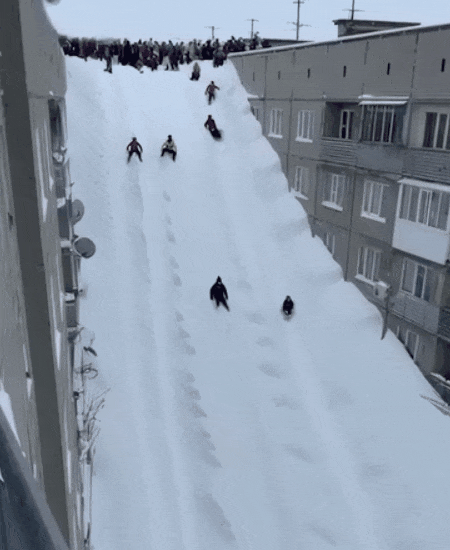 不是AI！俄罗斯大雪吞城，是真的