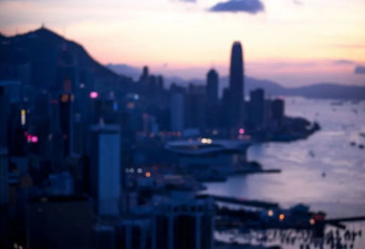 到香港上大学才一学期，就后悔到想退学