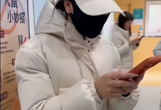 第一个捐款的明星出现了！苗圃现身嫣然医院捐款
