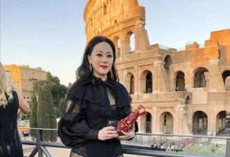 62岁章小蕙近况曝光！参与鲁豫访谈尽显优雅