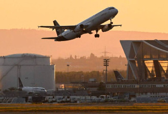 美国要对伊朗动手？ 多家大型航空公司取消航班
