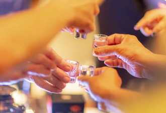 卖不动，中国酒商等不来“懂酒的年轻人”