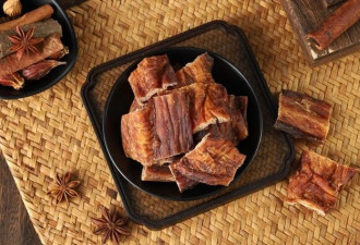 冰箱中冻了一年的腊肠腊肉，真不能吃吗？