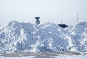 皮尔逊机场单日降雪46厘米创历史纪录，多伦多90年来雪最多月份