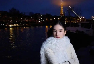 周也 Dior 高定首秀：白裙焊住巴黎夜色，优雅氛围感直接拉满