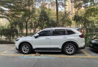 佛山路边停车收费出“奇招”，被称“吃相难看”