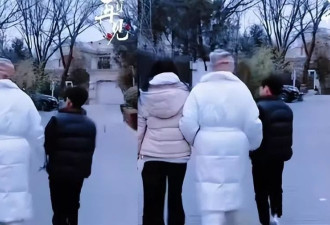 汪小菲接俩娃回北京,玥儿长高超像大S,打雪仗时一个动作好暖心