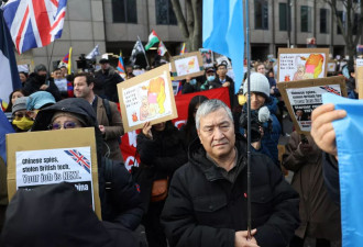 英国首相斯塔默访华，伦敦在中美之间“走钢丝”