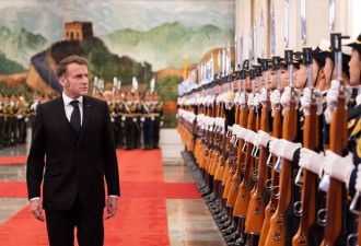 英国首相斯塔默访华，伦敦在中美之间“走钢丝”