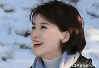 董卿突然登上热搜！网友怒喊：总台，不要试探了