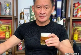 58岁景岗山近况曝光！嗜酒如命引发争议 龙凤胎成他骄傲
