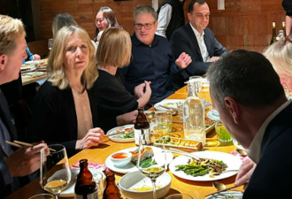 英国首相施纪贤抵京 首餐吃云南菜