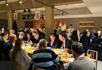 英国首相施纪贤抵京 首餐吃云南菜