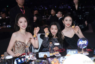 小酒窝独自到天津找亲爸！高云翔高兴得合不拢嘴