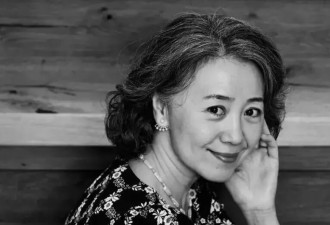 任程伟夫妇卖掉北京房子,办过户被偶遇,黄蕾头发半白但气质优雅