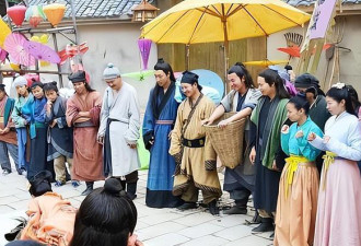 横店13万群演现状：美女泛滥 懒汉遍地