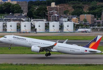 波音飞机11个厕所全坏 空乘只能一勺勺掏粪