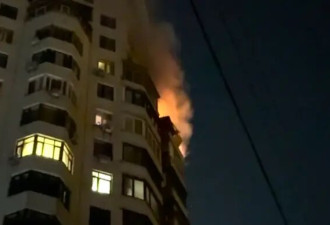 泽连斯基:俄军以450架无人机和70余枚导弹再袭...