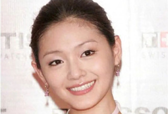 大S雕像揭幕现场曝光 多位大人物到场 恶心一幕