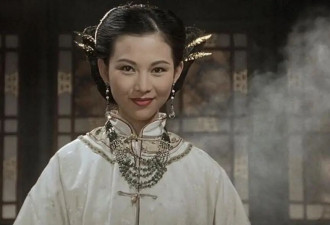 年轻时娇憨甜美 年纪大了越长越“凶”的女星 一脸的不好惹