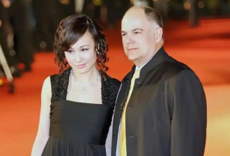 邬君梅透露丈夫已病逝！结婚近30年无儿无女