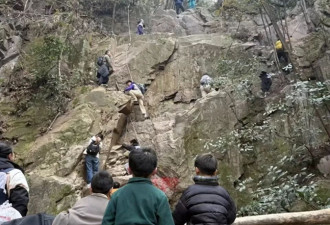 爬野山出事的孩子最小才4岁，“都是家长的问题”
