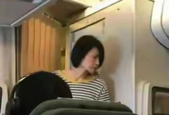 王菲飞机上被拍老态尽显，没网上吹的那么漂亮