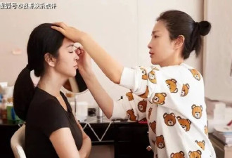 李冰冰晒和妹妹李雪合照，互动逗趣笑翻网友，三十年姐妹情太好嗑