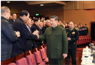 习风光亮相，共军驻京干部高喊一口号
