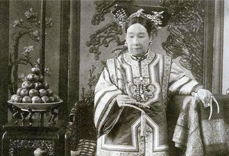 慈禧刚断气，太监就立马往嘴里塞了一颗夜明珠