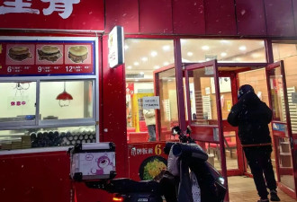 被逼的，北京六元板面反攻“拼好饭”
